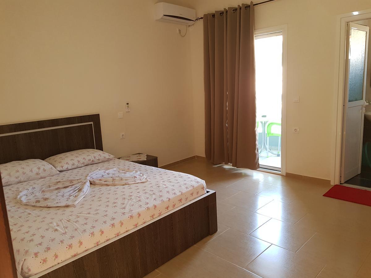 Vila Dini Hotel *
